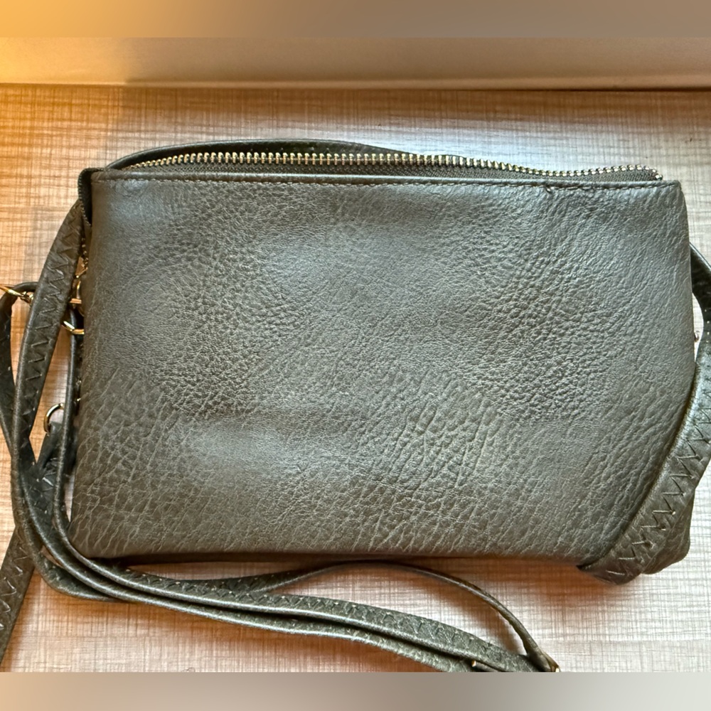 NWOT Chic Green Crossbody Bag with Textured Finish